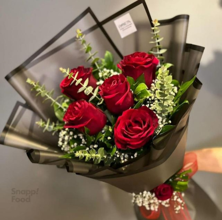 دسته گل سوپرایزی کد۶۸